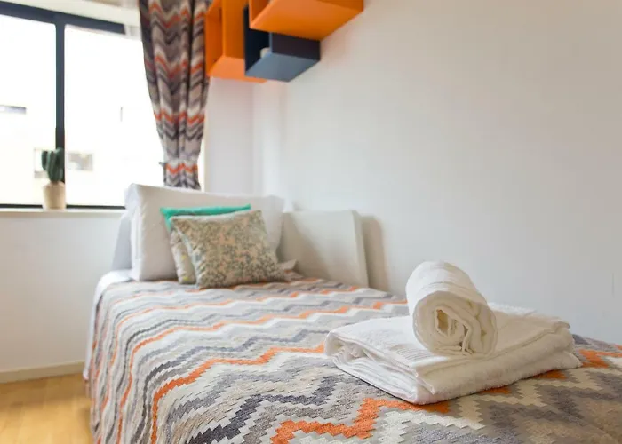 Host Wise - Amazing Comfy Flat With Balcony