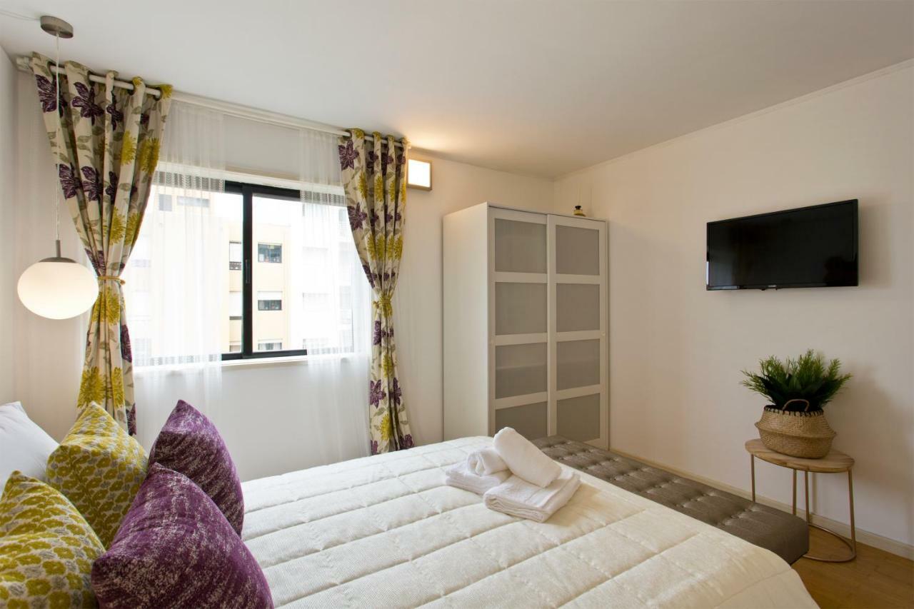 Host Wise - Amazing Comfy Flat With Balcony Apartment
